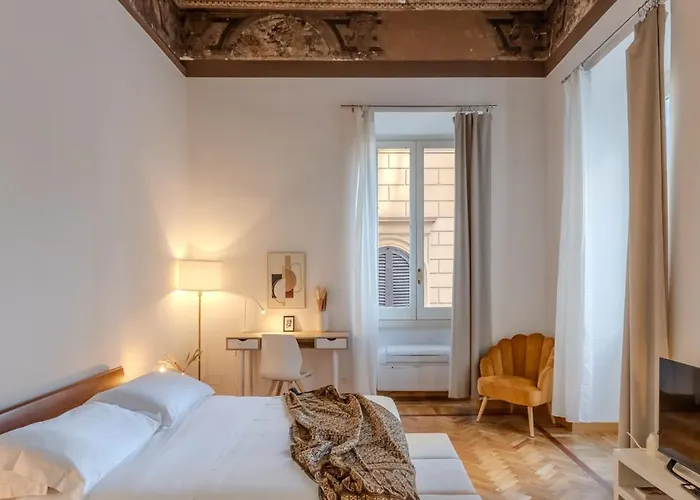 Storico In Zona Barberini * Roma